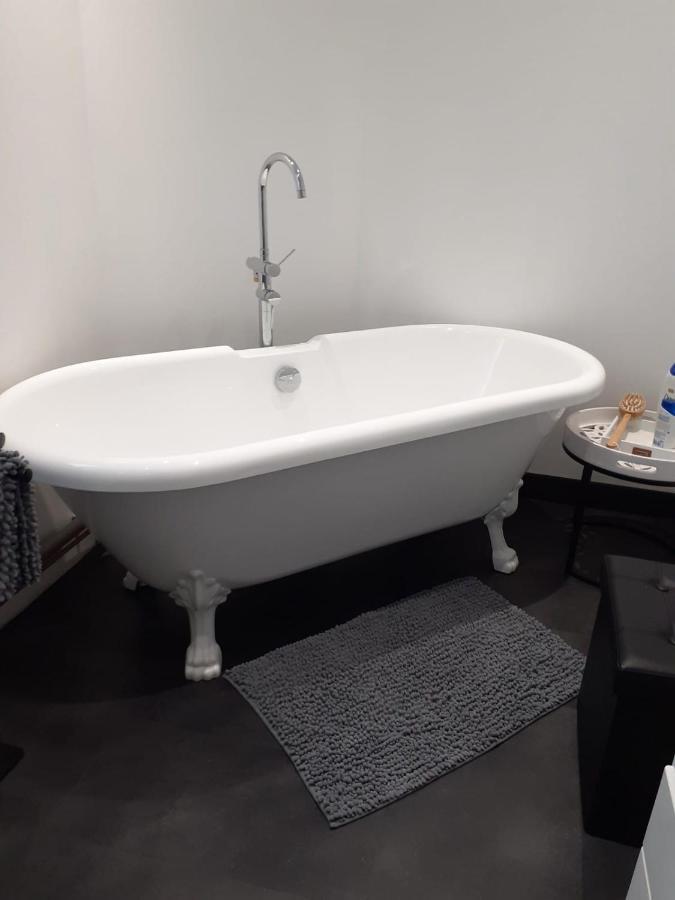 Oasis Master Suite Marconne Εξωτερικό φωτογραφία